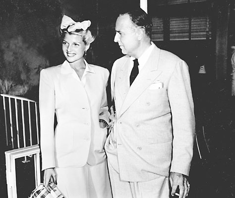 Rita Hayworth e suo marito Edward Judson